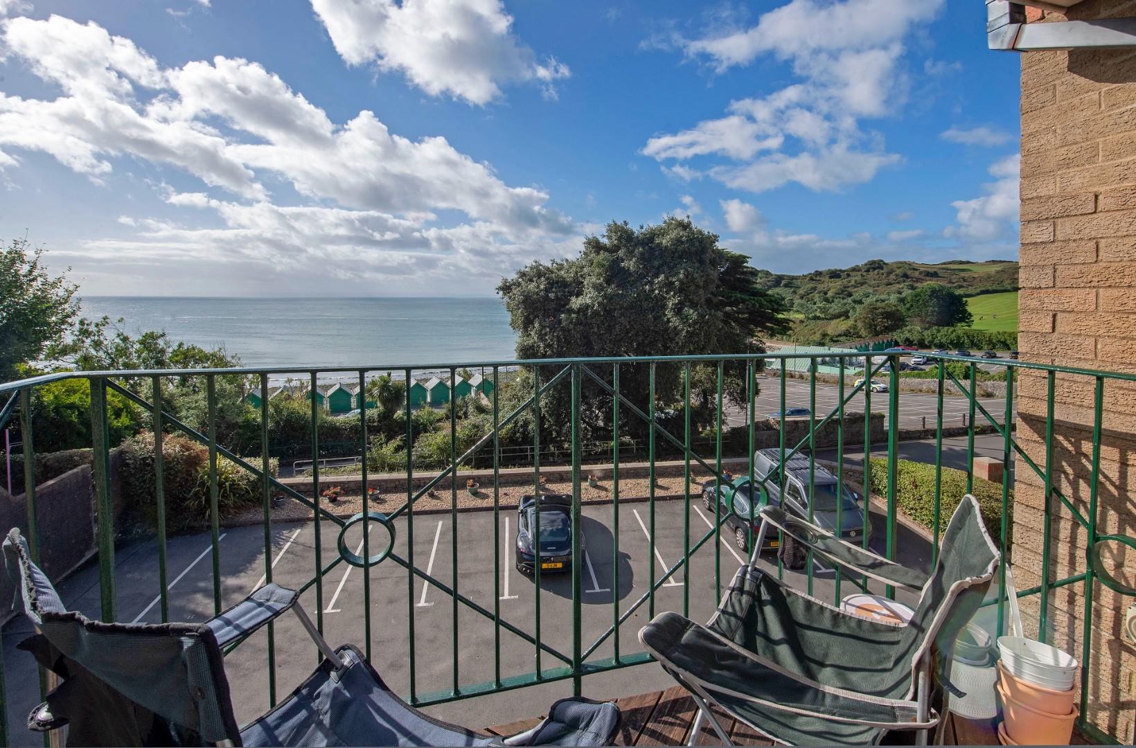 Langland Bay Road, Langland, Swansea, SA3 4QZ